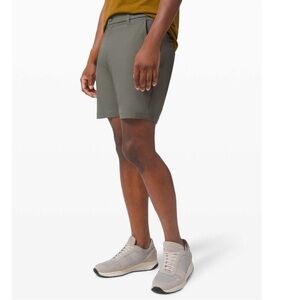 Lululemon Men’s Size 34 Commission Short 8" Warpstreme Activewear Golf Shorts